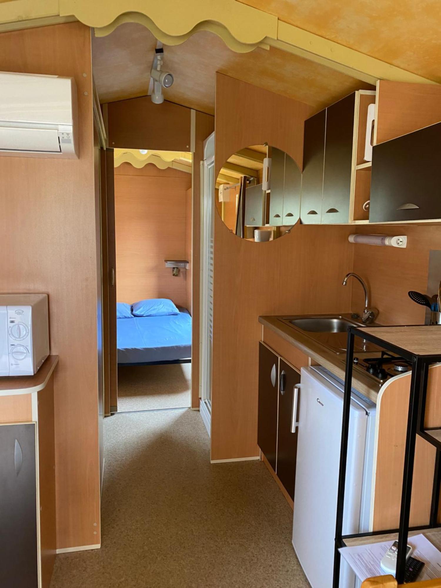 Camping Les Amandiers Castelnau-de-Guers Exteriér fotografie